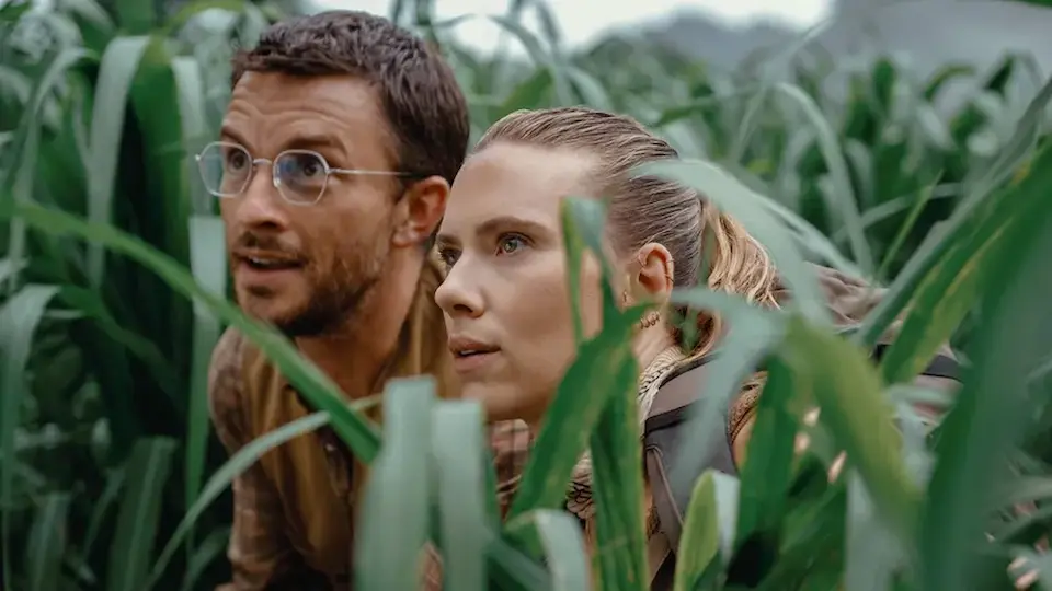jurassic world rebirth scarlett johansson jonathan bailey